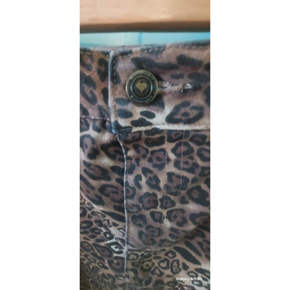 Denim 24/7 Denim - ! Denim 24/7 Women's Size 32W  leopard print stretch Pants
